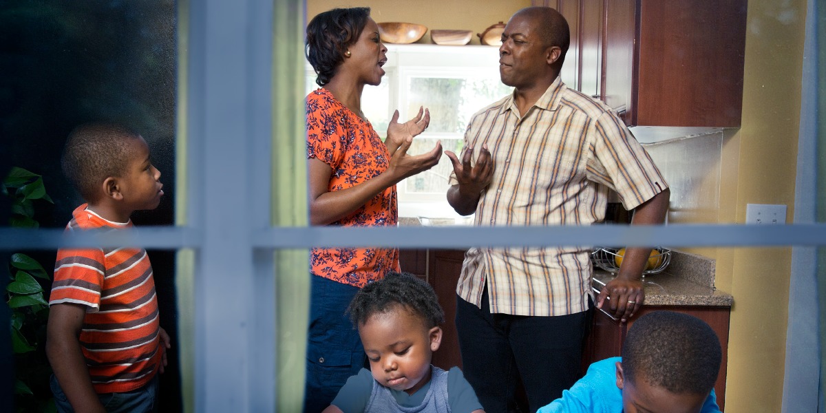 SOMA MKASA HUU: Mme Amtimua Mkewe Baada Ya Kugundua Ana Mahusiano Ya Kimapenzi Na House Girl