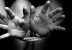 SOMA HII: Majambazi Wajisalimisha Kituo Cha Polisi Baada Ya Kuteka Nyara Watoto Wawili