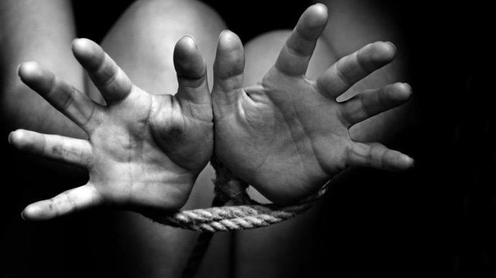SOMA HII: Majambazi Wajisalimisha Kituo Cha Polisi Baada Ya Kuteka Nyara Watoto Wawili