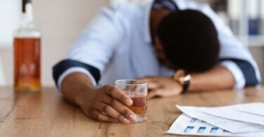 Ama Kweli si wote watumiaji wa pombe na dawa za kurevya ni matakwa yao, Soma story hii
