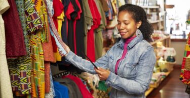 Jinsi Nilivyofanikiwa Kuinua Biashara Yangu Ambayo Ilikuwa Bado Kidogo Ihanguke