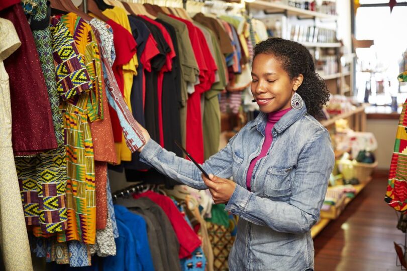 Jinsi Nilivyofanikiwa Kuinua Biashara Yangu Ambayo Ilikuwa Bado Kidogo Ihanguke