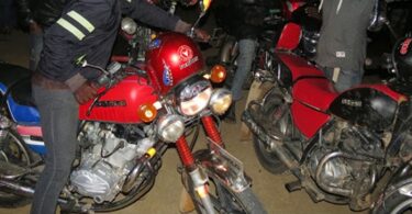 Angalia Jamaa Huyu Alivyowakomoa Wezi Wa Boda Boda