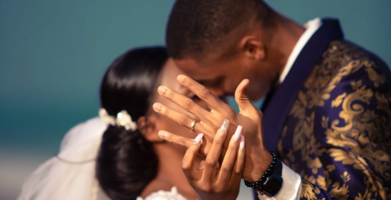 Tumia Njia Hizi Rahisi Kuhakikisha Unapata Mpenzi Wa Ndoto Zako