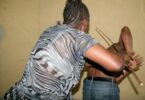 Soma Mkasa Huu: Akuta Suruali Ya Kike Na Mpira Wa Kondom Kwenye Gari Ya Mme Wake, Washikiana Visu