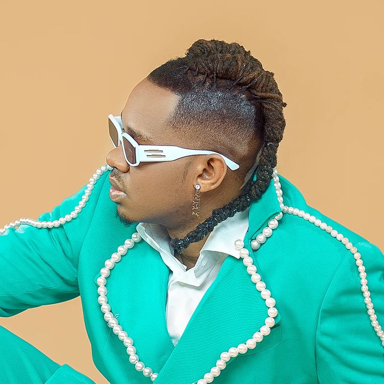 AUDIO: B Gway Ft Lava Lava - Usijichukulie Star Mp3 Download
