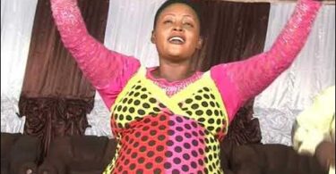 AUDIO: Mke Mwema Choir - Ni Faida Gani Mp3 Download