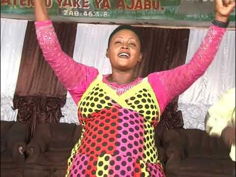 AUDIO: Mke Mwema Choir - Ni Faida Gani Mp3 Download